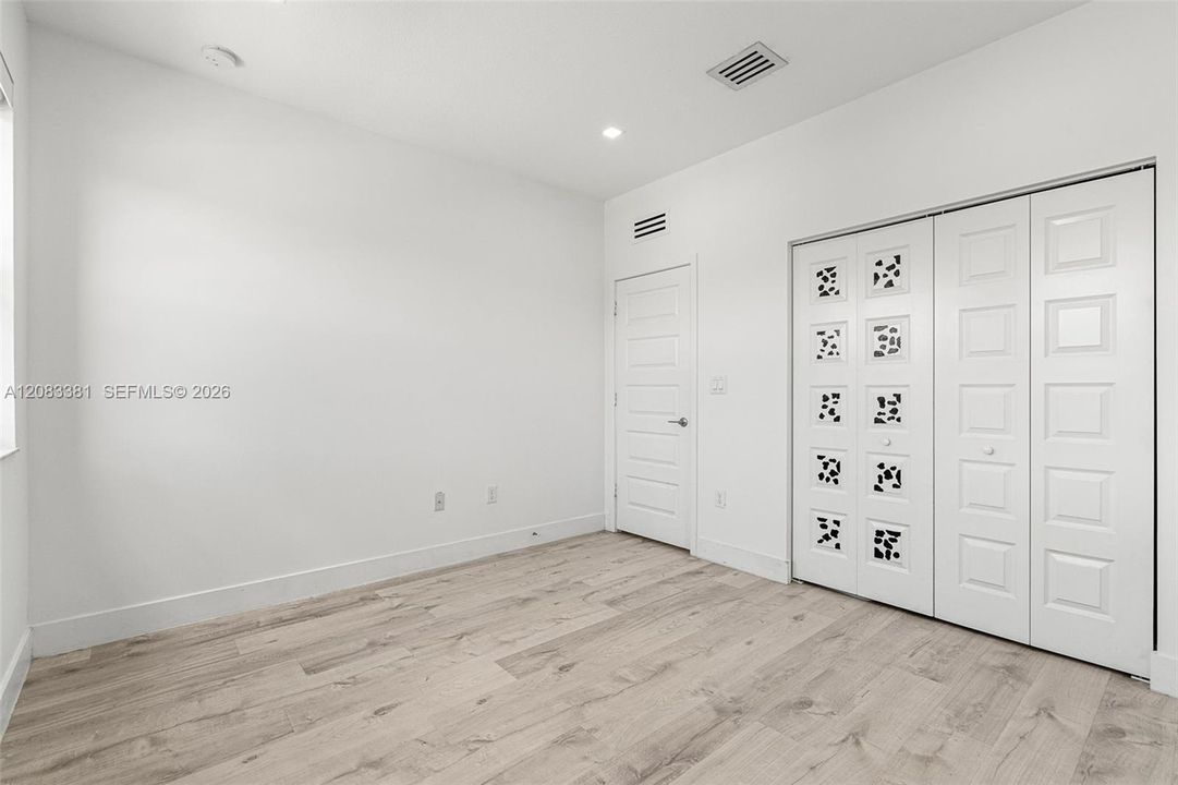 En Venta: $895,000 (4 camas, 3 baños, 2020 Pies cuadrados)