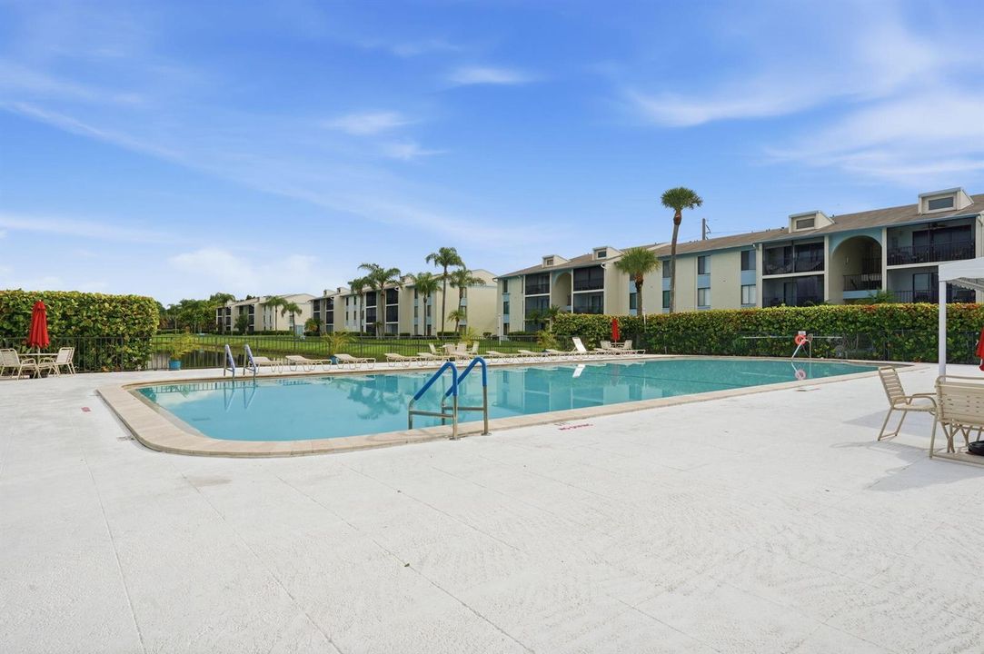 43-web-or-mls-1104_Green_Pine_Boulevard_