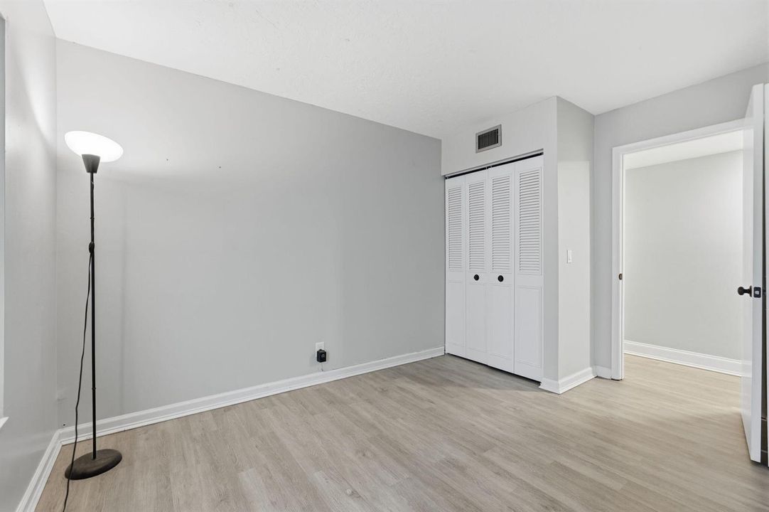 14-web-or-mls-1104_Green_Pine_Boulevard_