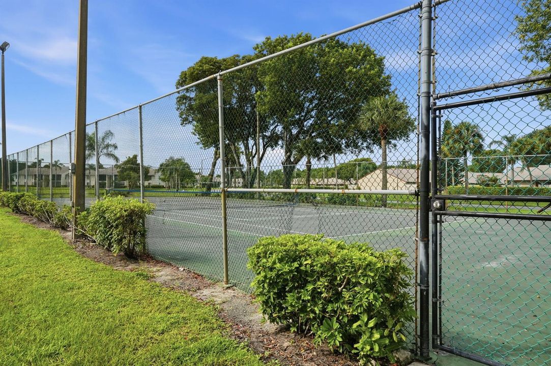 40-web-or-mls-1104_Green_Pine_Boulevard_