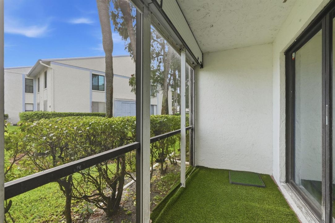 28-web-or-mls-1104_Green_Pine_Boulevard_