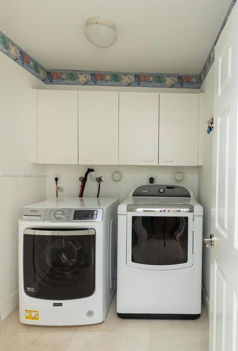 В аренду: $6,400 (5 спален, 4 ванн, 2536 Квадратных фут)