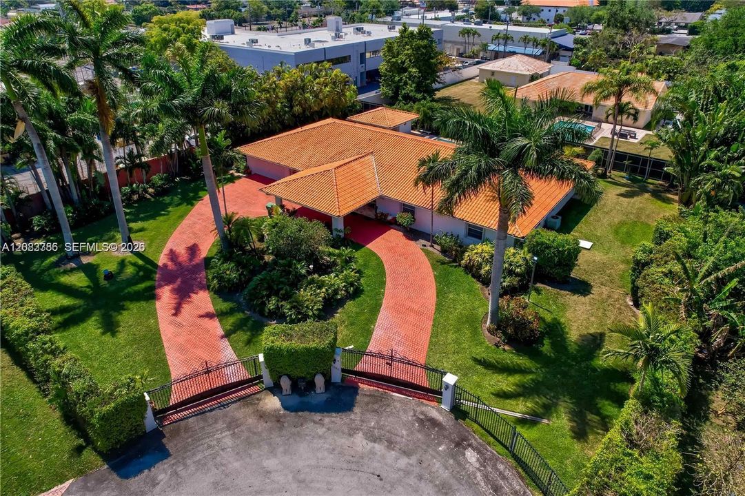 На продажу: $1,699,000 (5 спален, 4 ванн, 3622 Квадратных фут)