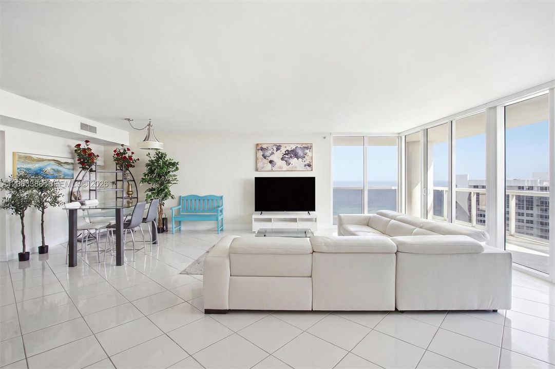 Living/Dining Area