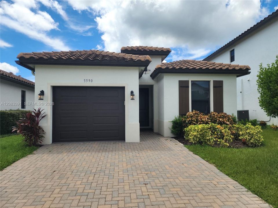 For Rent: $2,300 (3 beds, 2 baths, 0 Square Feet)