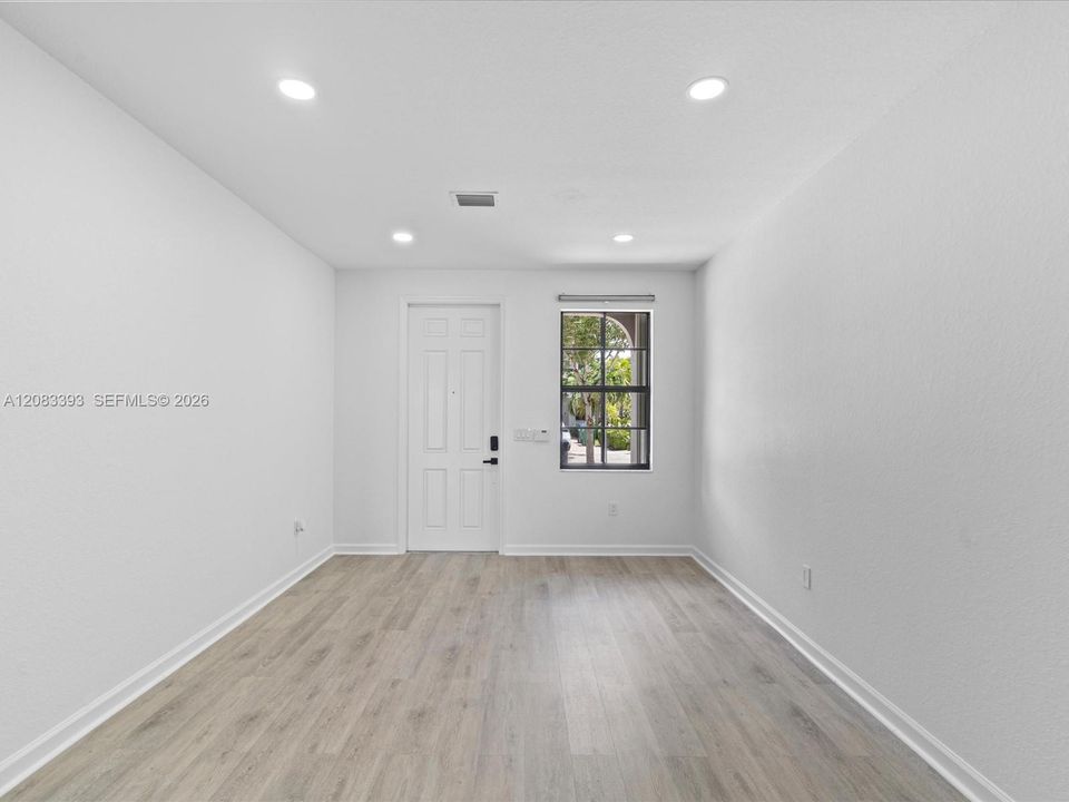 For Rent: $4,300 (4 beds, 3 baths, 1912 Square Feet)