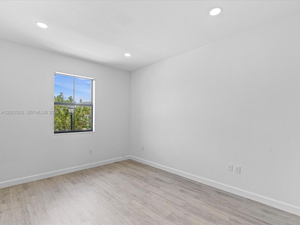 For Rent: $4,300 (4 beds, 3 baths, 1912 Square Feet)
