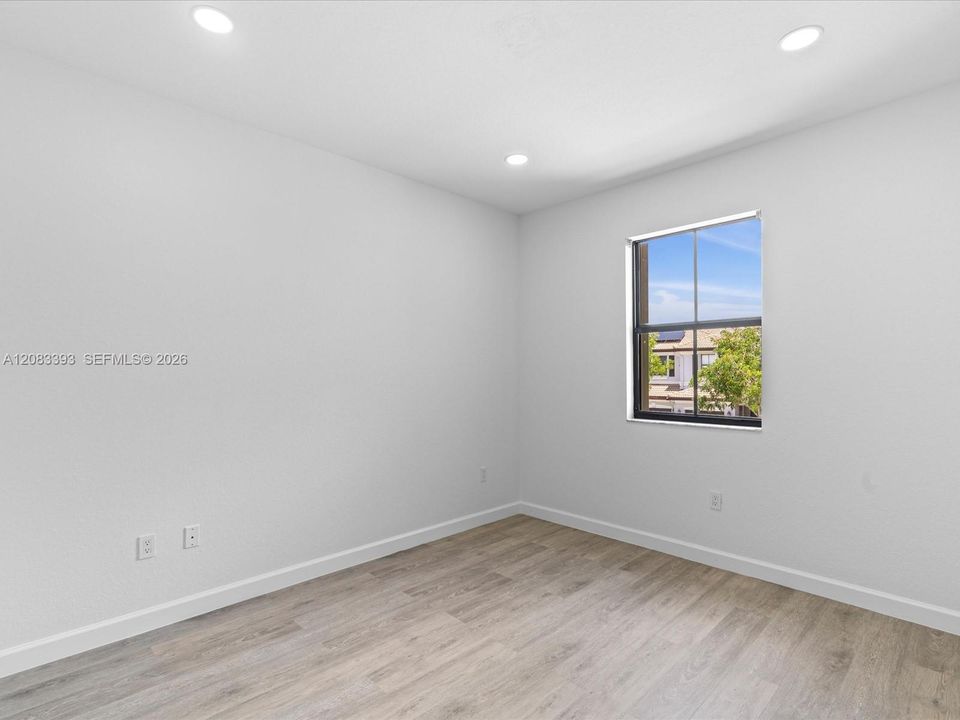 For Rent: $4,300 (4 beds, 3 baths, 1912 Square Feet)
