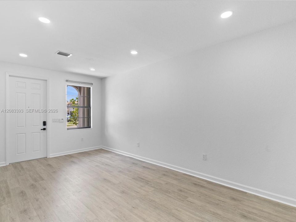 For Rent: $4,300 (4 beds, 3 baths, 1912 Square Feet)