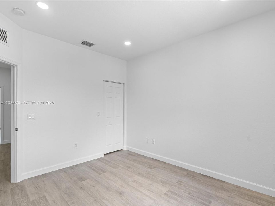 For Rent: $4,300 (4 beds, 3 baths, 1912 Square Feet)