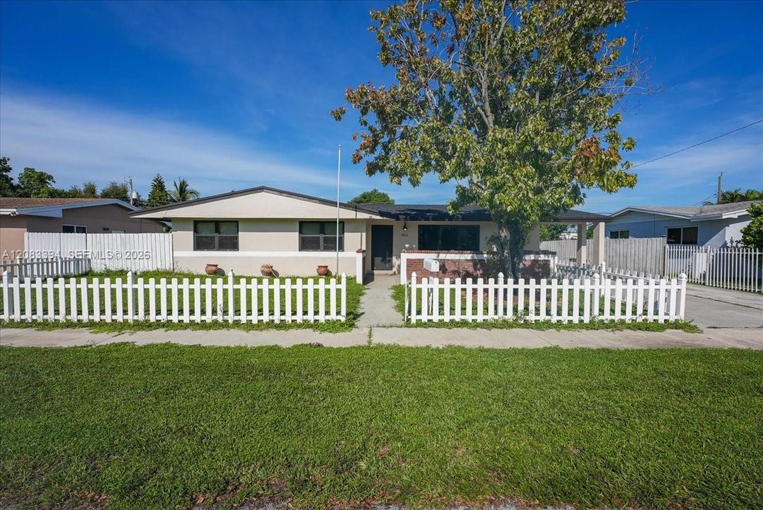 En Venta: $685,000 (3 camas, 2 baños, 1788 Pies cuadrados)