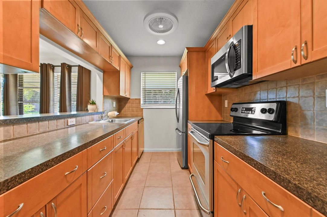 11 Kitchen 01