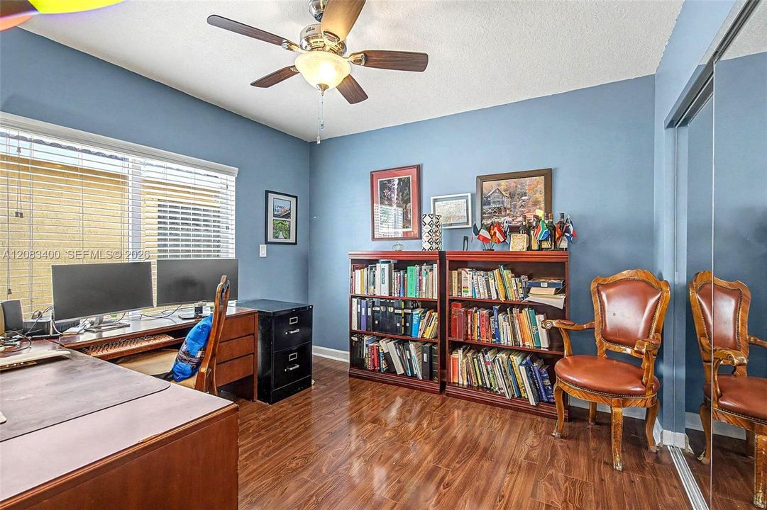 En Venta: $630,000 (3 camas, 2 baños, 1978 Pies cuadrados)