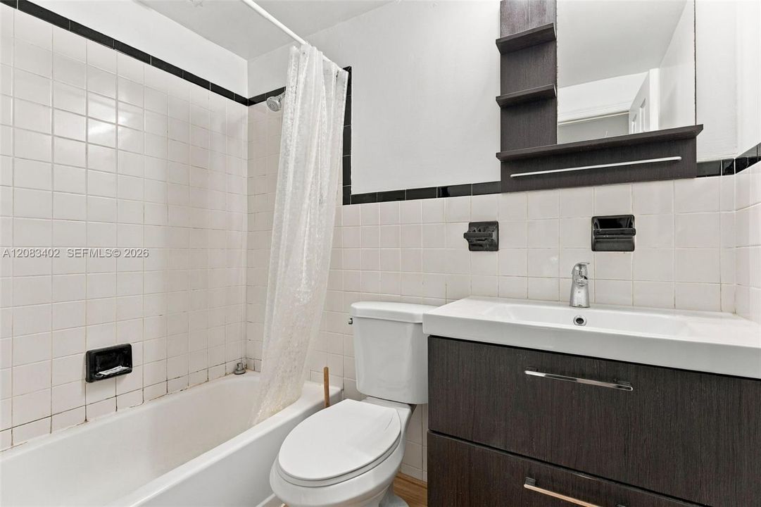 For Sale: $225,000 (1 beds, 1 baths, 540 Square Feet)