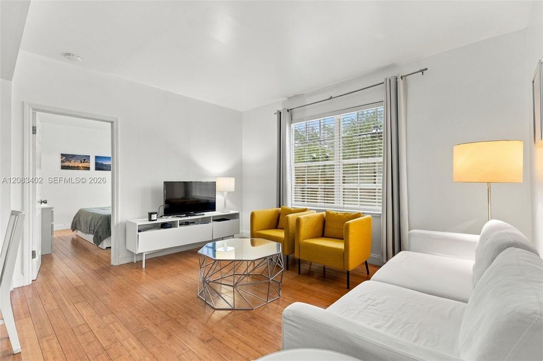 For Sale: $225,000 (1 beds, 1 baths, 540 Square Feet)