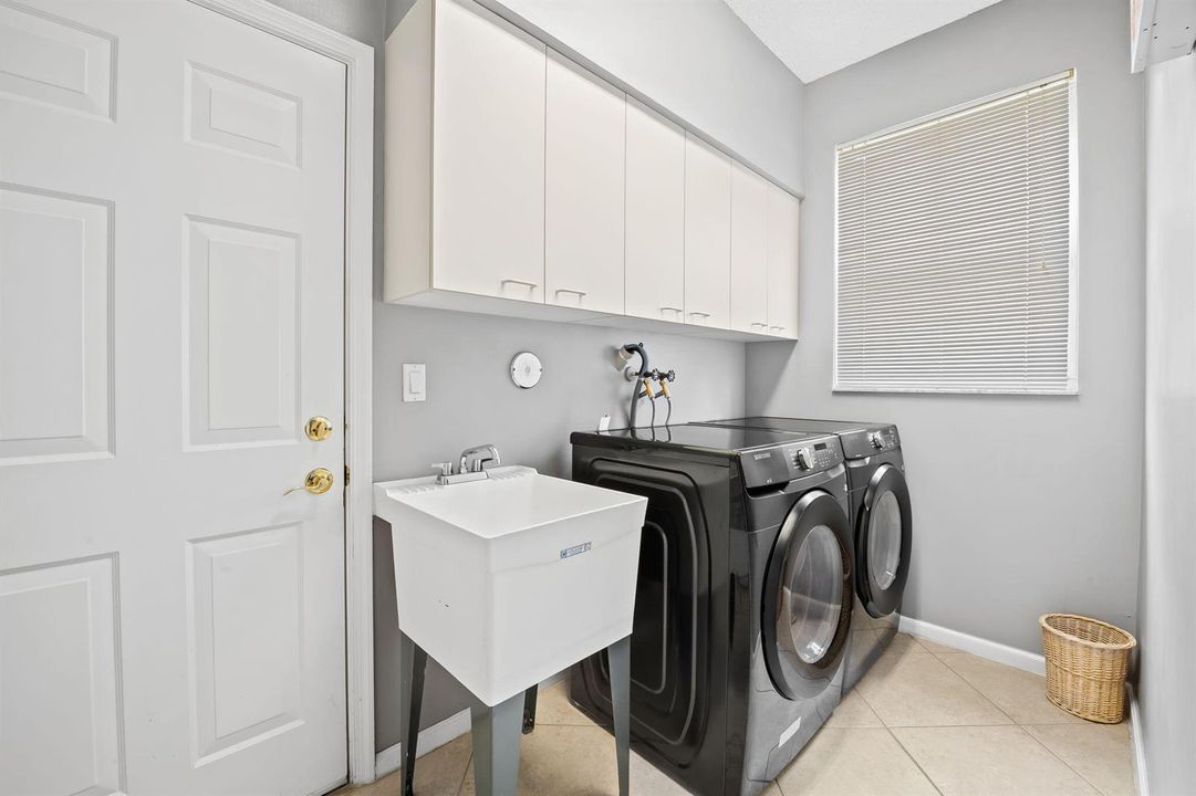 W/D with Sink