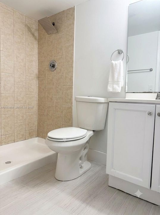 En Renta: $2,050 (2 camas, 2 baños, 840 Pies cuadrados)