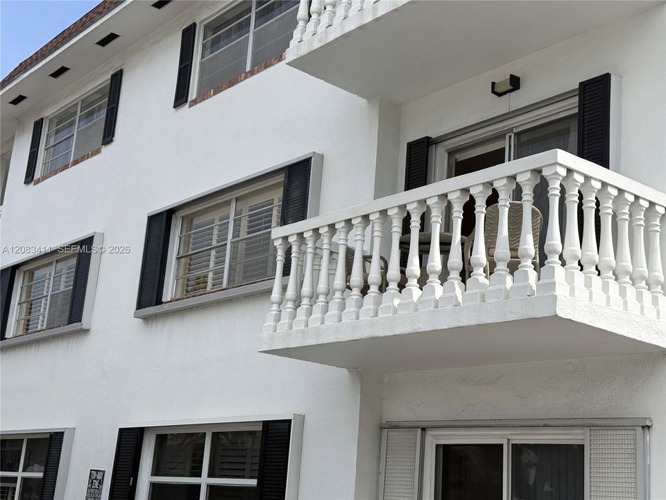 На продажу: $405,000 (2 спален, 2 ванн, 1079 Квадратных фут)