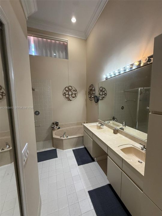 На продажу: $749,999 (3 спален, 2 ванн, 2103 Квадратных фут)
