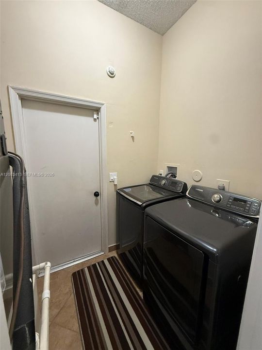 На продажу: $749,999 (3 спален, 2 ванн, 2103 Квадратных фут)