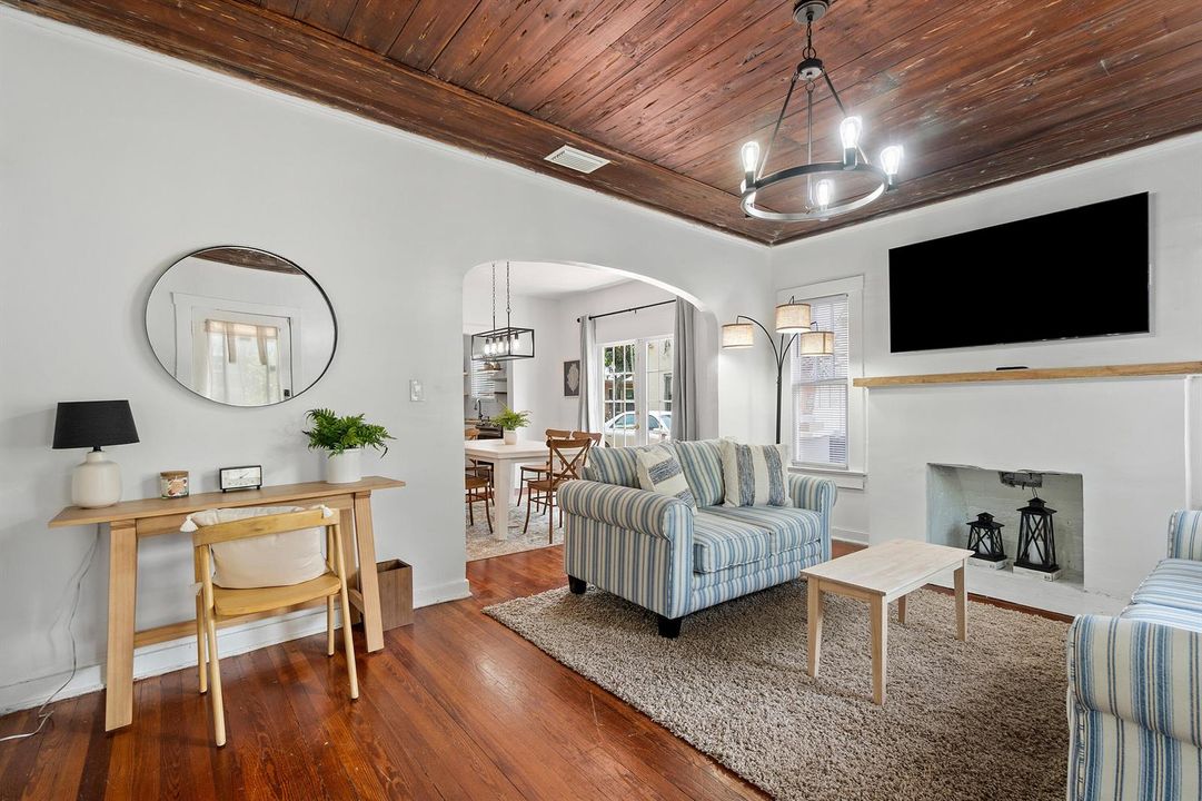 005-726NStreet-WestPalmBeach-FL-33401-FU