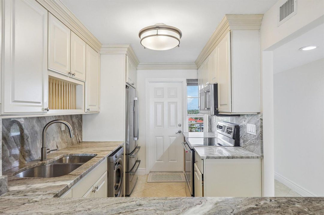 12-web-or-mls-Hillsboro Mile 607-S0109-0