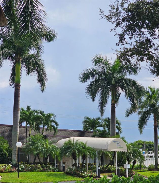 Pines Of Delray North, Clubhouse South