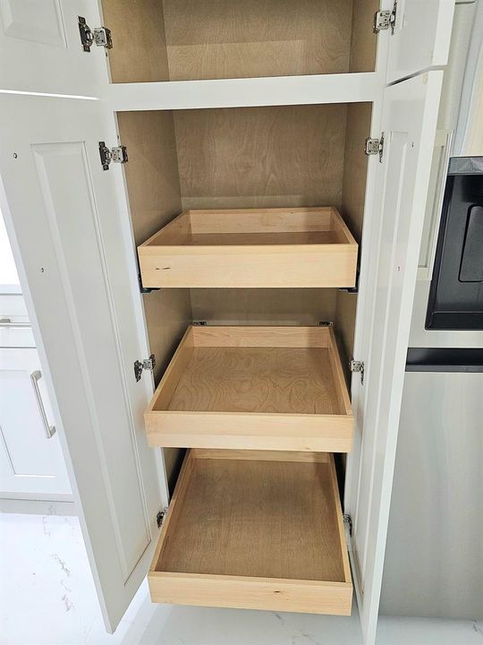 Gourmet Pantry with Pull-out Drawers