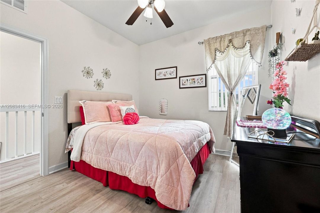 For Sale: $390,000 (3 beds, 2 baths, 1499 Square Feet)