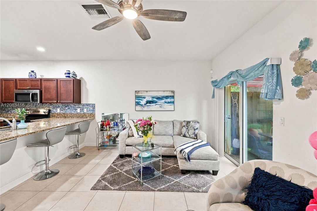 For Sale: $390,000 (3 beds, 2 baths, 1499 Square Feet)