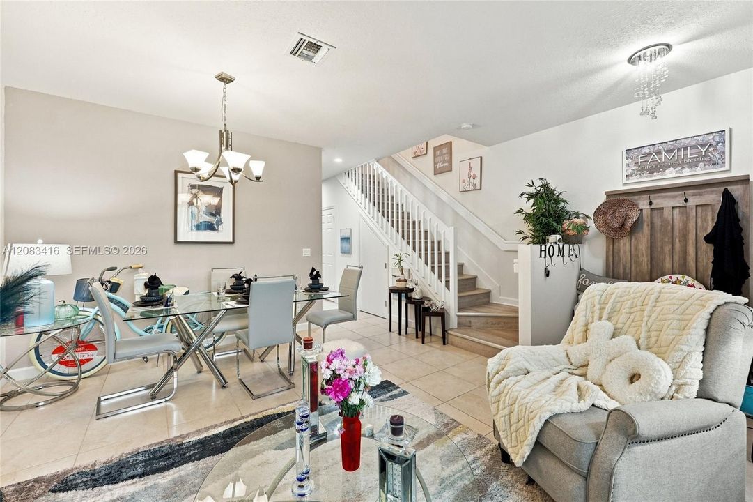 For Sale: $390,000 (3 beds, 2 baths, 1499 Square Feet)