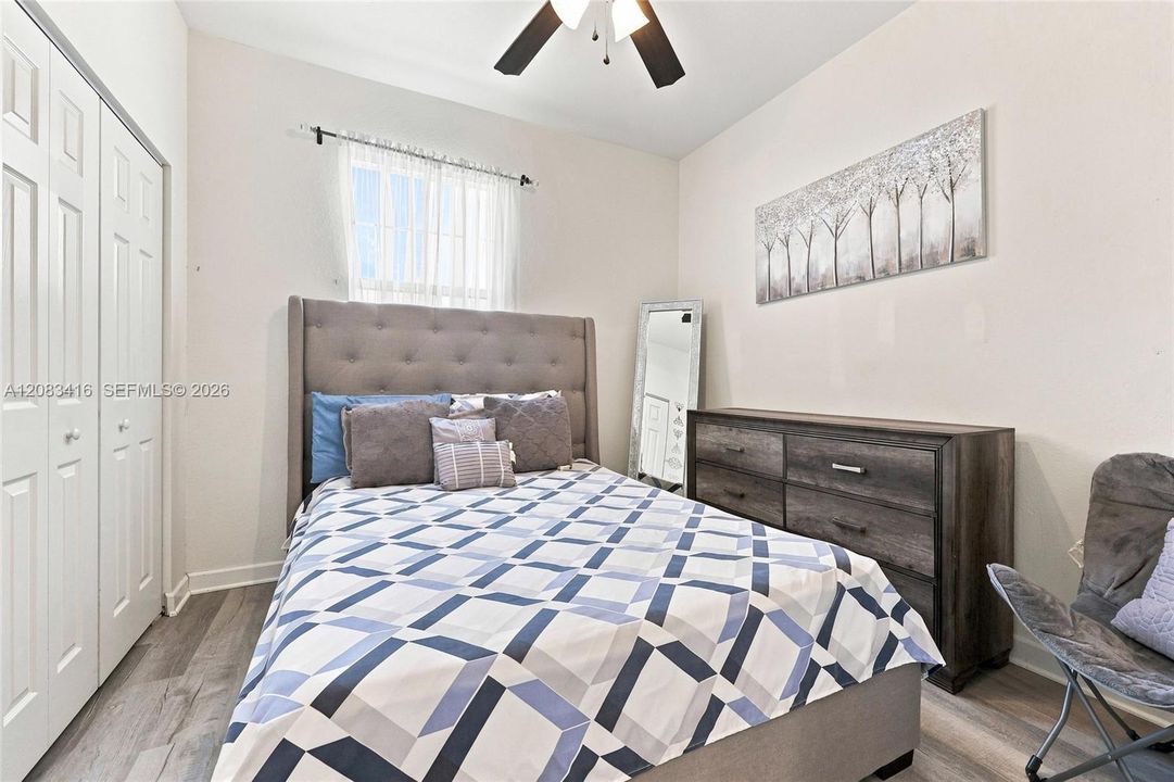 For Sale: $390,000 (3 beds, 2 baths, 1499 Square Feet)
