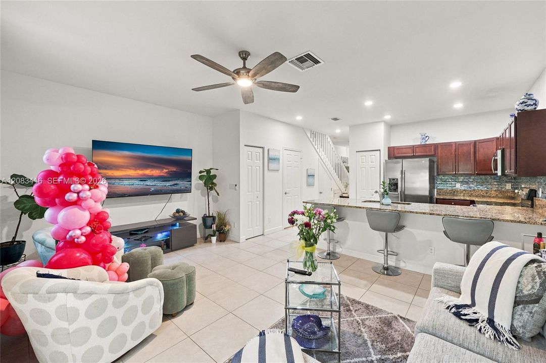 For Sale: $390,000 (3 beds, 2 baths, 1499 Square Feet)