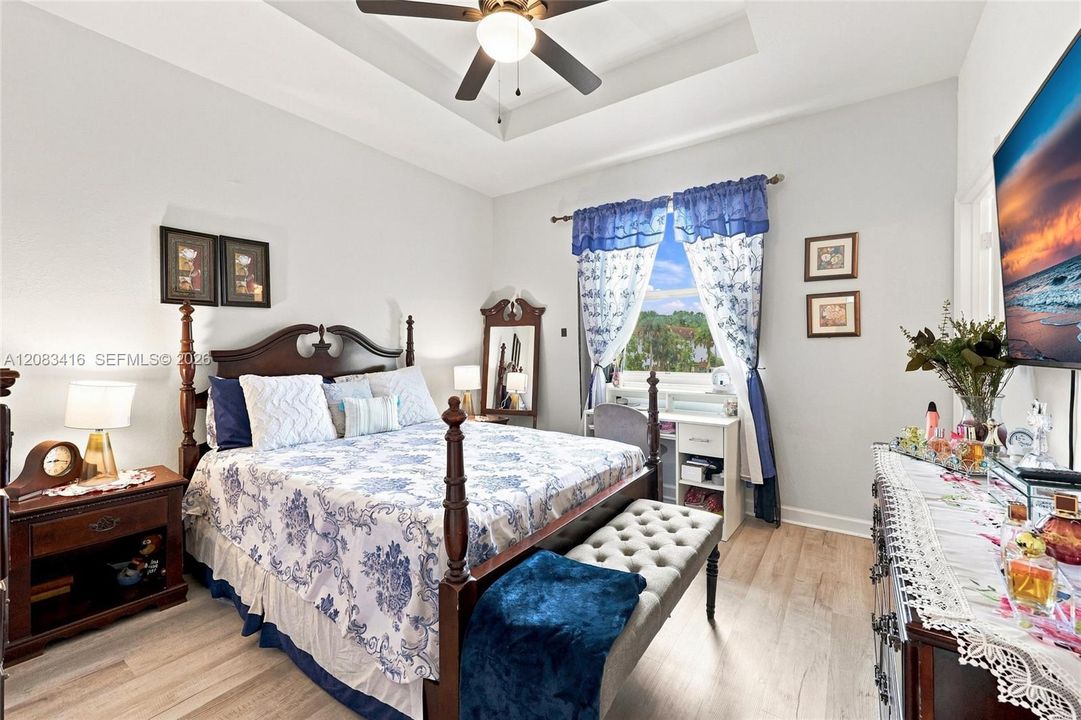 For Sale: $390,000 (3 beds, 2 baths, 1499 Square Feet)