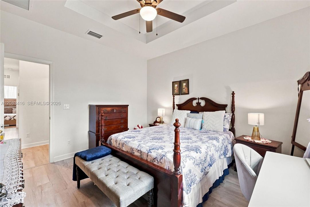 For Sale: $390,000 (3 beds, 2 baths, 1499 Square Feet)