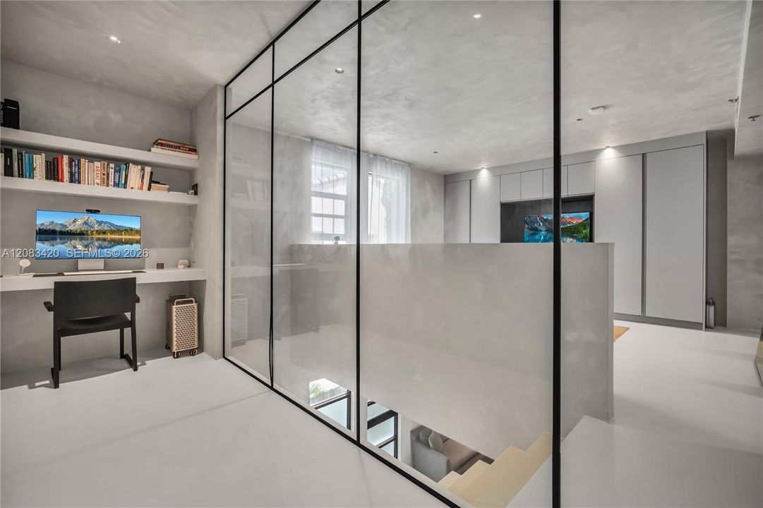 For Rent: $4,000 (1 beds, 1 baths, 876 Square Feet)