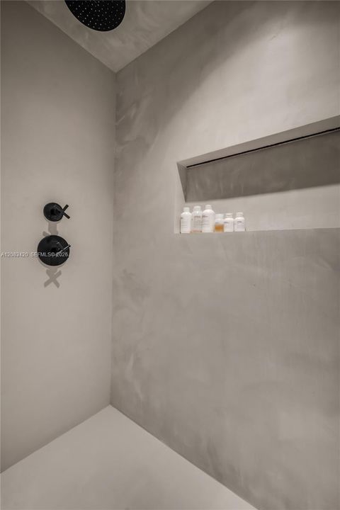 For Rent: $4,000 (1 beds, 1 baths, 876 Square Feet)