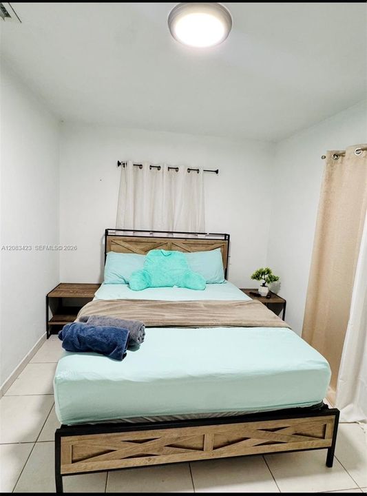For Rent: $3,400 (3 beds, 2 baths, 720 Square Feet)