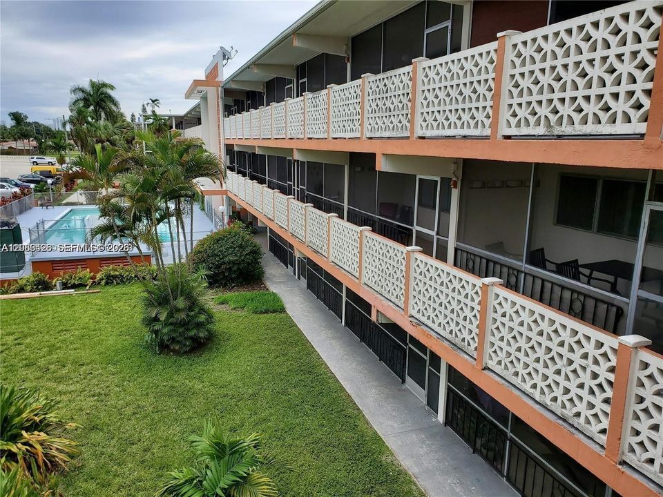For Rent: $1,450 (1 beds, 1 baths, 648 Square Feet)