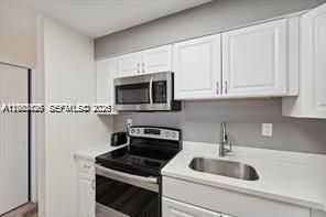 For Rent: $1,450 (1 beds, 1 baths, 648 Square Feet)