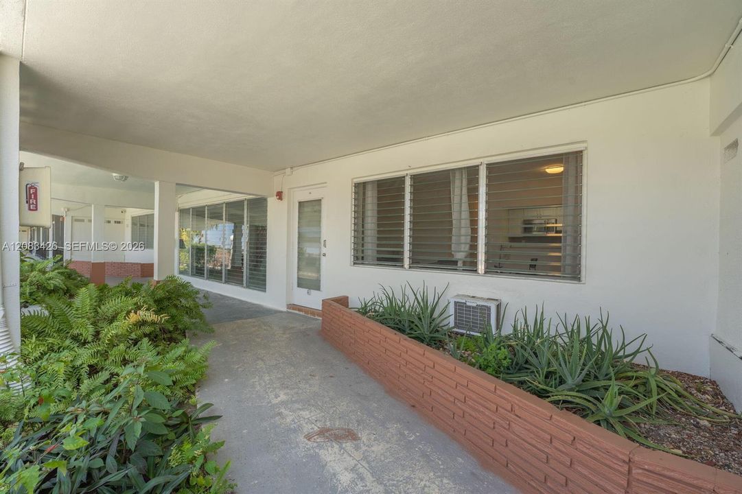 For Rent: $1,450 (1 beds, 1 baths, 648 Square Feet)