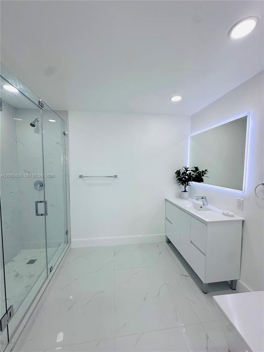 En Venta: $819,900 (4 camas, 3 baños, 2602 Pies cuadrados)