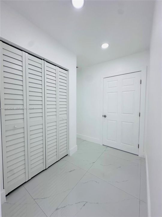 En Venta: $819,900 (4 camas, 3 baños, 2602 Pies cuadrados)