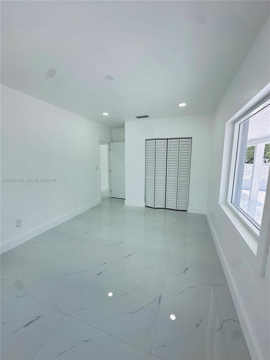 En Venta: $819,900 (4 camas, 3 baños, 2602 Pies cuadrados)