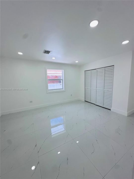 En Venta: $819,900 (4 camas, 3 baños, 2602 Pies cuadrados)