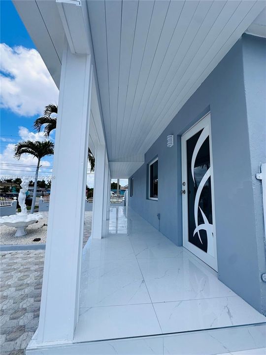 En Venta: $819,900 (4 camas, 3 baños, 2602 Pies cuadrados)