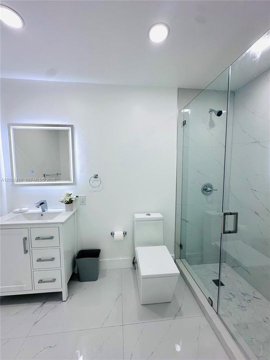 En Venta: $819,900 (4 camas, 3 baños, 2602 Pies cuadrados)