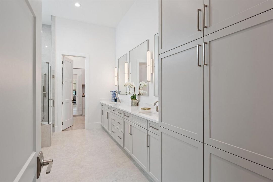 primary bathroom 2