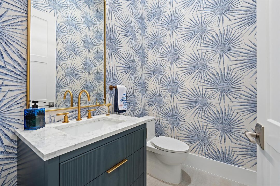1/2 Bath