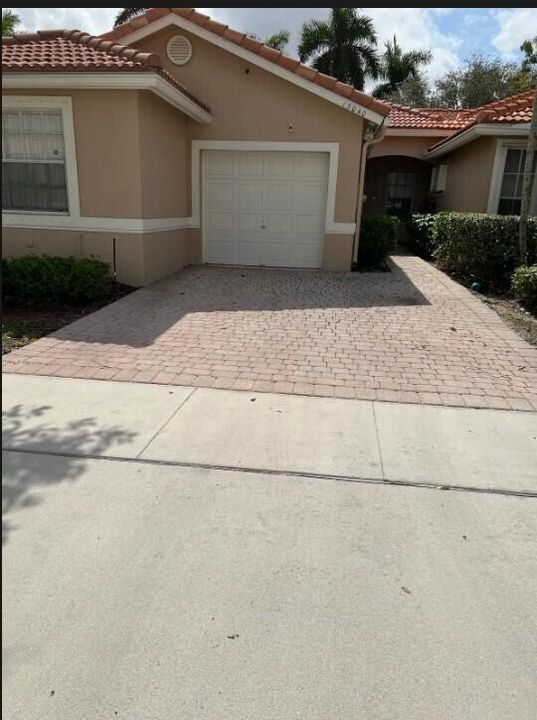 garage and drive1